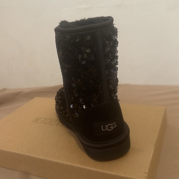 Classic short chunky sequin boot UGG - Picture 3 of 7